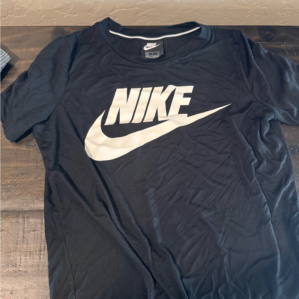 Black soft Nike T-Shirt ( free Add on to bundles)